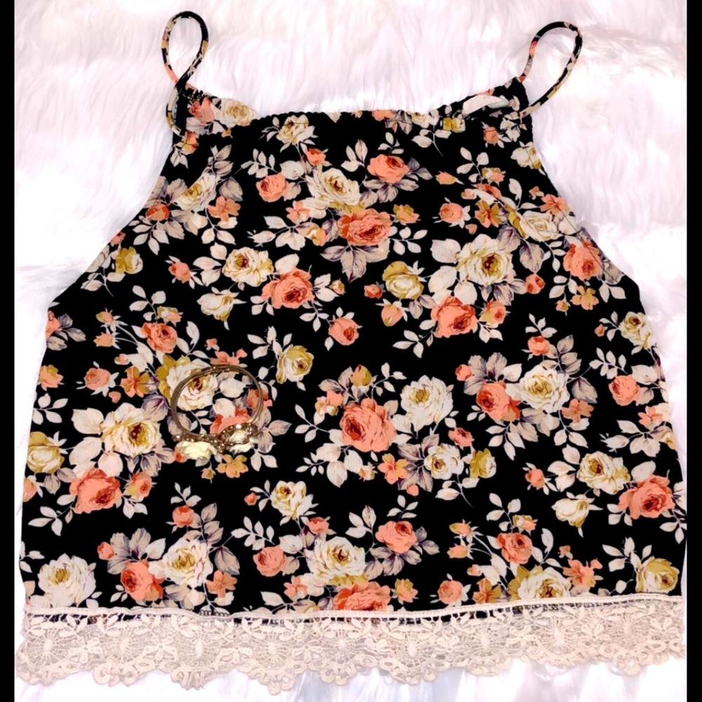 Rose patterned blouse with rose bracelet 🌹 Size M